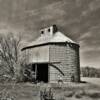 1930's individual grain storage
elevator.
Near Waverly, NE.
(B&W)