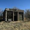 Long abandoned service garage.
Nara Visa.