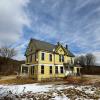 Abandoned 1920's
rural setting.
Buskirk, NY.