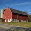 Another attractive 
1940's red barn.
Southern Washington County.