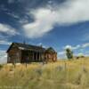 100-year old abandoned
ranch house.
Arminto, WY.